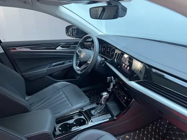 Volkswagen Passat — Фото автомобиля 11