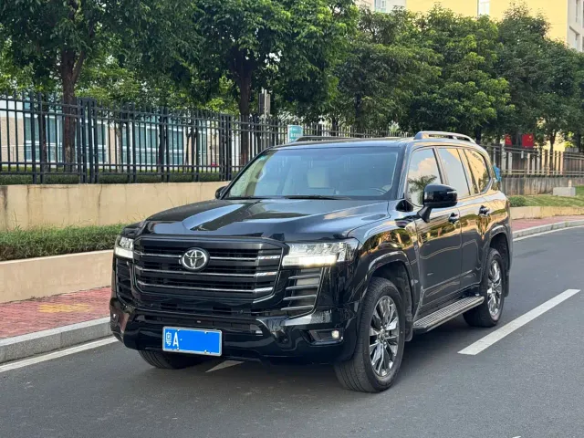 Фотография автомобиля — Toyota Land Cruiser