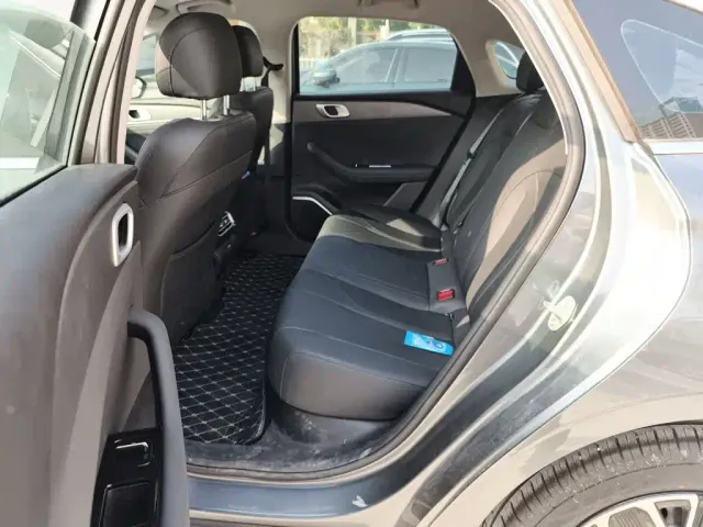Geely Galaxy Stellar 6 — Фото автомобиля 13