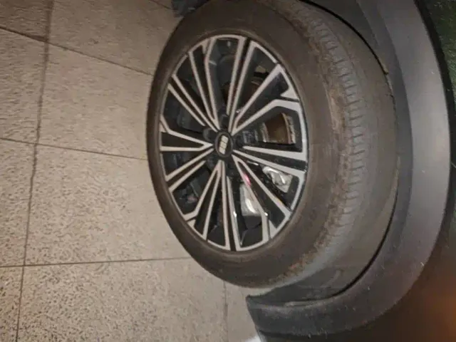 Geely Galaxy Starship 7 EM-i — Фото автомобиля 6