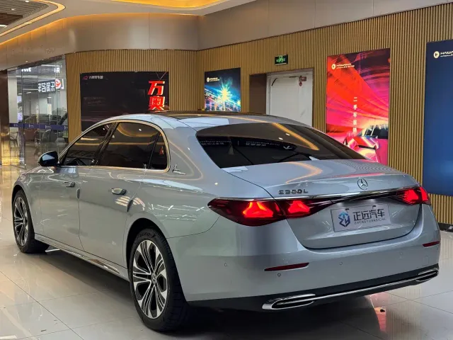 Mercedes-Benz E-Class — Фото автомобиля 7