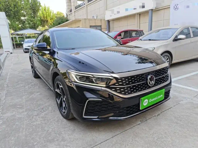 Volkswagen Passat — Фото автомобиля 3