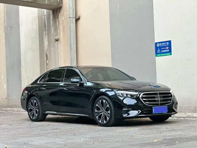 Mercedes-Benz E-Class — Фото автомобиля 2