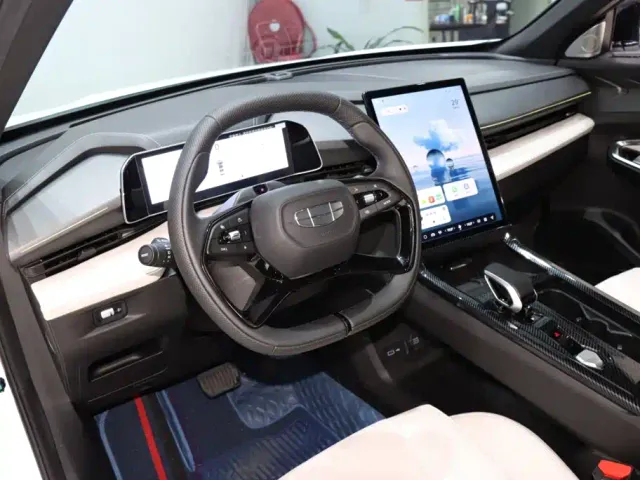 Geely Boyue — Фото автомобиля 10