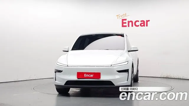 Tesla Model Y — Фото автомобиля 2