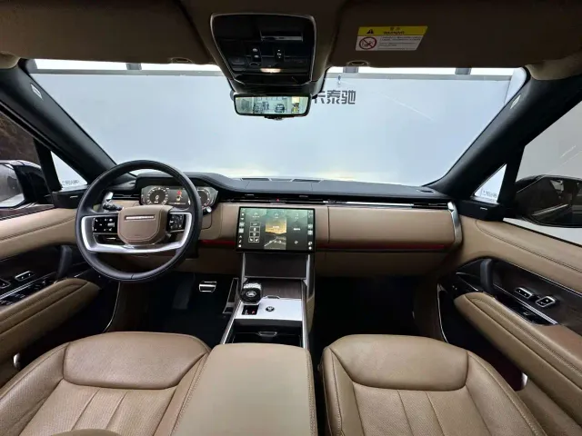 Land Rover Range Rover 2025 3.0 L6 360PS Golden Age Edition — Фото автомобиля 10
