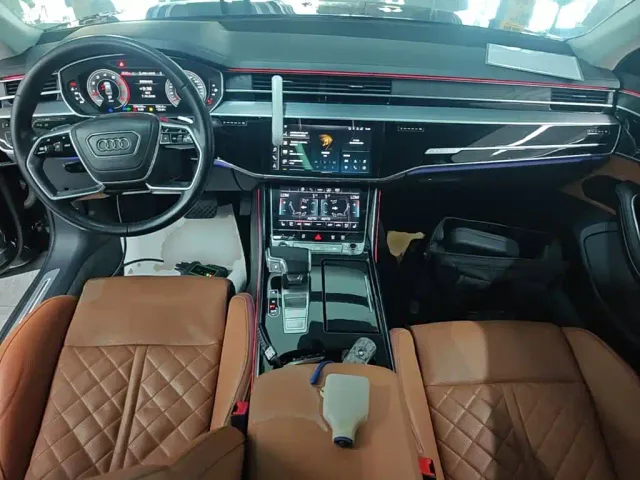 Audi A8 — Фото автомобиля 9