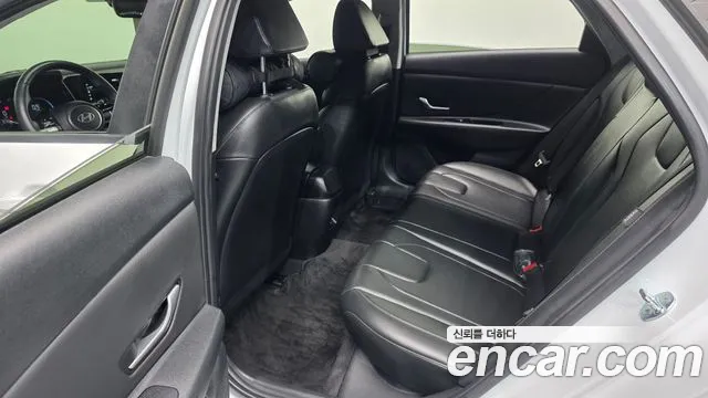 Hyundai Avante CN7 — Фото автомобиля 12