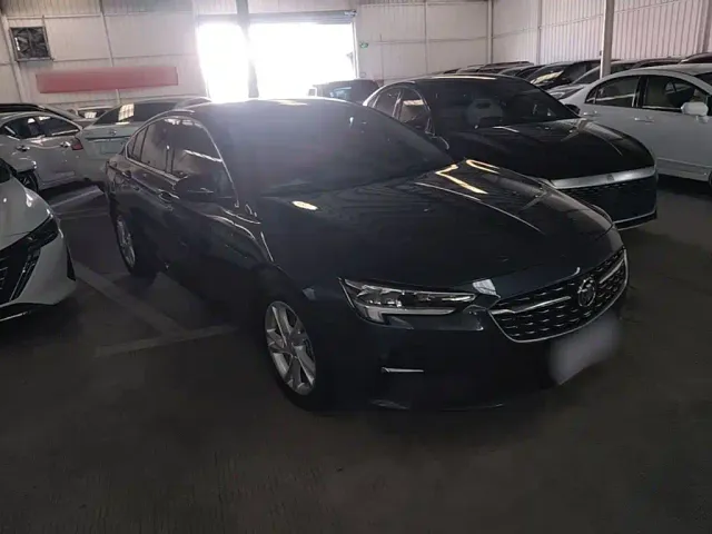 Buick Regal — Фото автомобиля 3