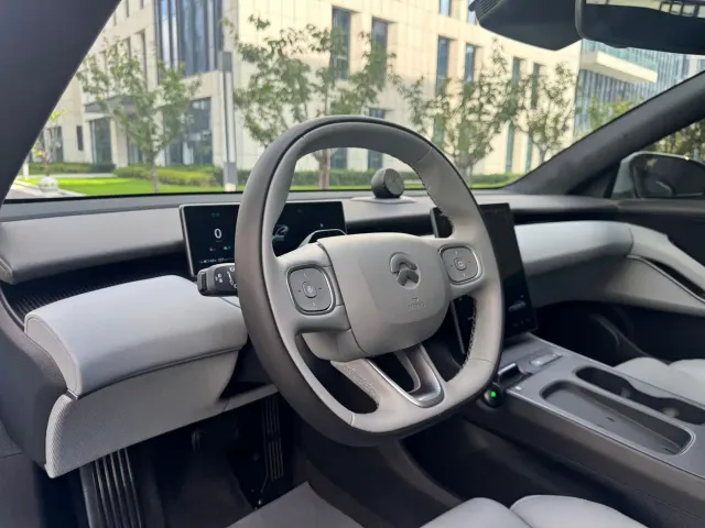 Nio ET5 — Фото автомобиля 28