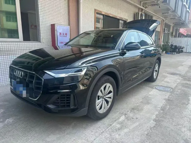 Фотография автомобиля — Audi Q8
