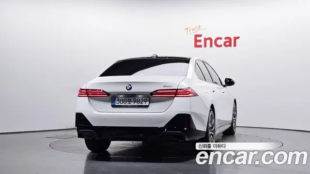 BMW 5-Series — Фото автомобиля 4