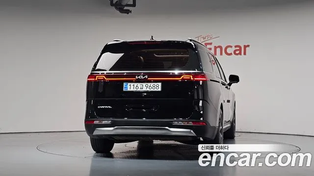Kia Carnival Generation 4 — Фото автомобиля 3