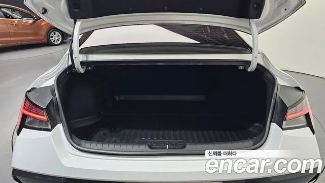 Hyundai Avante CN7 — Фото автомобиля 20