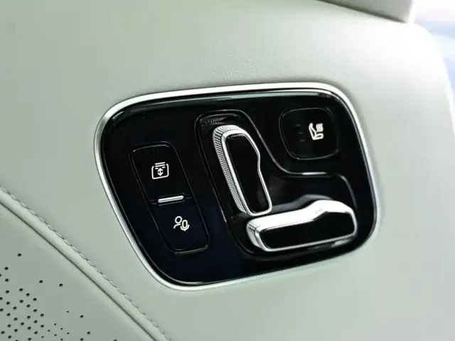 ZEEKR Zeekr 9X 2025 model Ultra Edition 70kWh — Фото автомобиля 28