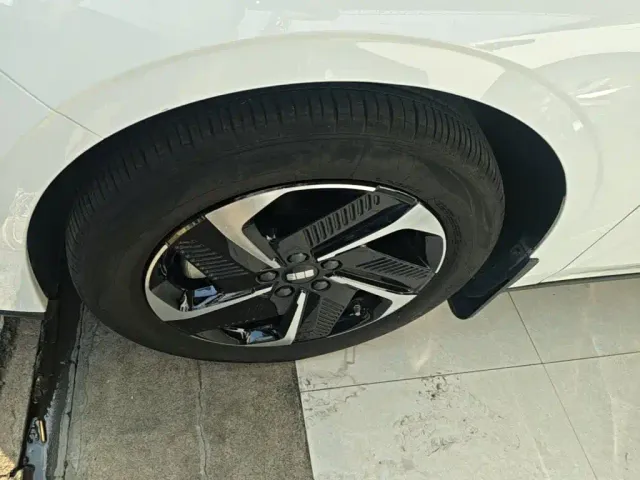 Geely Galaxy L6 — Фото автомобиля 22
