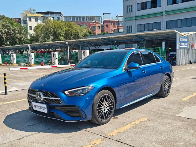 Фотография автомобиля — Mercedes-Benz C-Class
