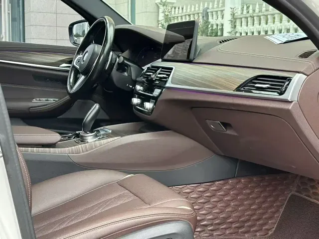 BMW 5 Series — Фото автомобиля 6