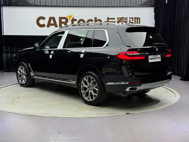 BMW X7 — Фото автомобиля 6