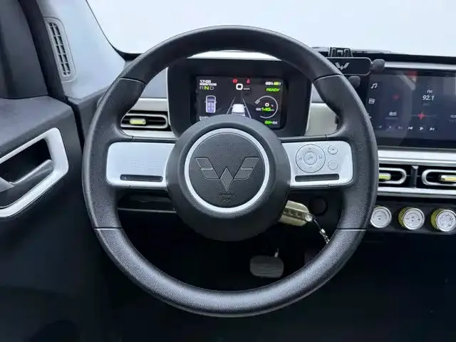 Wuling Hongguang Mini EV — Фото автомобиля 8