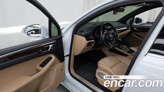 Porsche Macan — Фото автомобиля 10