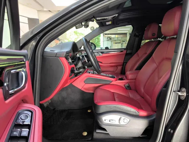 Porsche Macan — Фото автомобиля 12