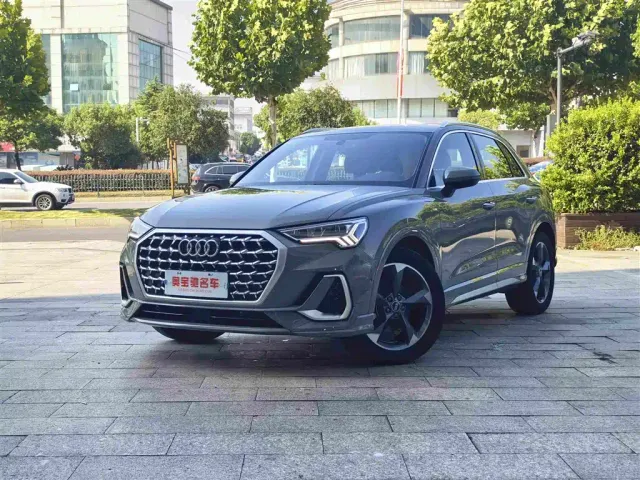 Фотография автомобиля — Audi Q3