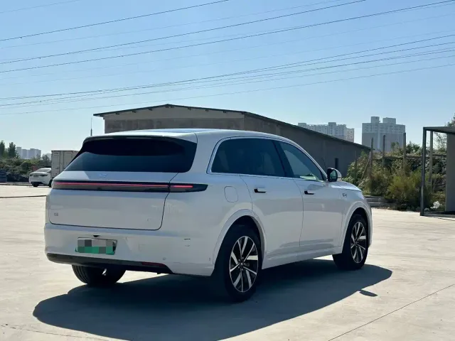 Li Auto L7 — Фото автомобиля 7