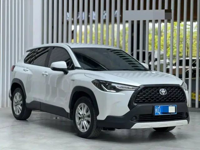 Toyota Corolla Cross — Фото автомобиля 2