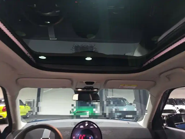 MINI Electric MINI ACEMAN — Фото автомобиля 17