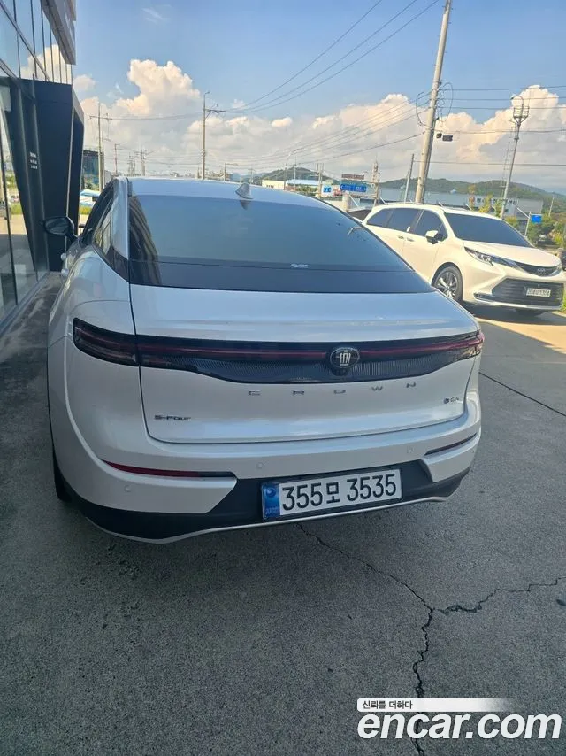Toyota Crown — Фото автомобиля 4
