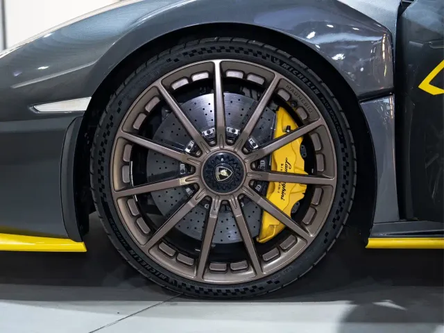 Lamborghini Huracan — Фото автомобиля 10