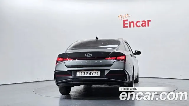 Hyundai Avante CN7 — Фото автомобиля 4