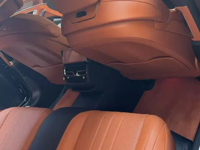 Bentley Flying Spur — Фото автомобиля 9