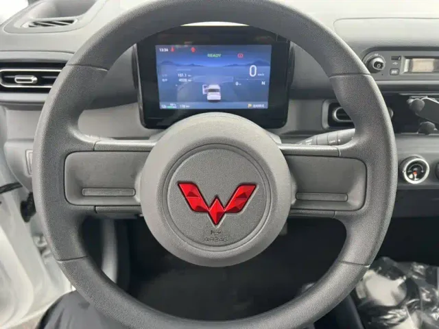 Wuling Zhiguang NEV — Фото автомобиля 2