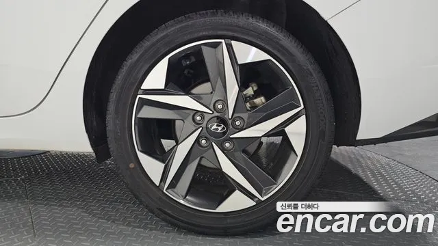 Hyundai AVANTE Avante (CN7) — Фото автомобиля 21