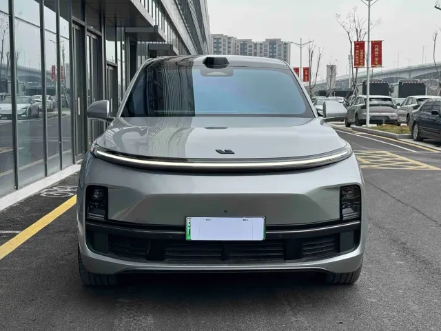 Li Auto L9 — Фото автомобиля 2