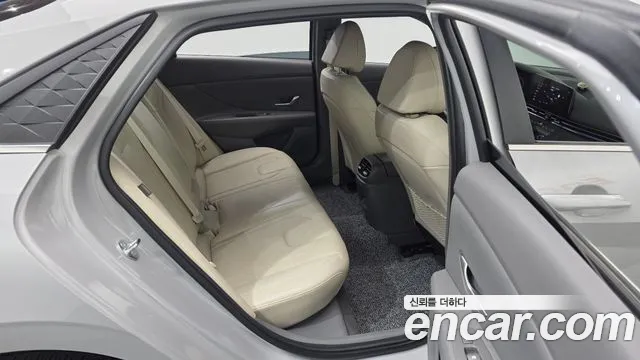 Hyundai Avante CN7 — Фото автомобиля 18