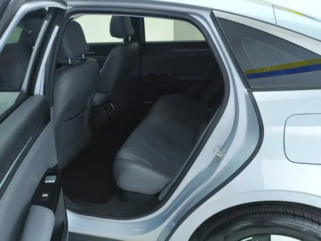 Geely Galaxy L6 — Фото автомобиля 11