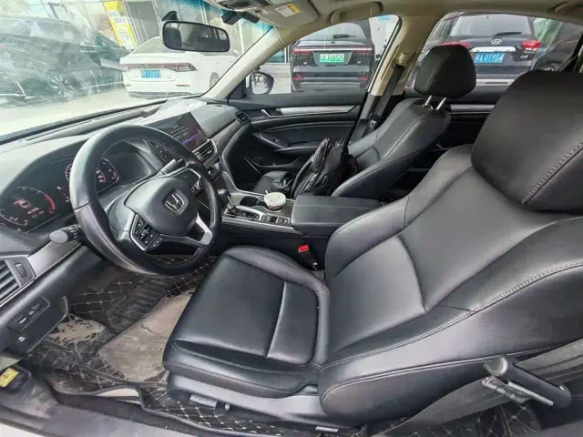 Honda Accord — Фото автомобиля 7