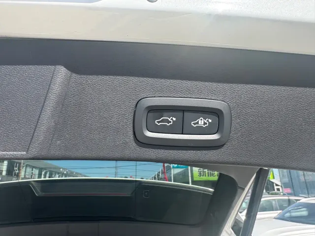 Volvo XC40 — Фото автомобиля 11