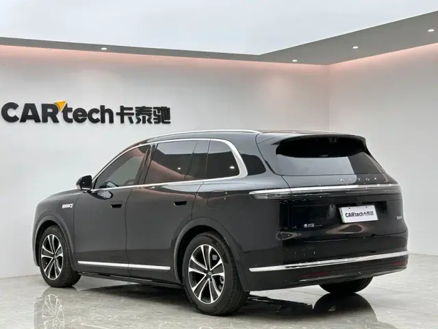 Aito M7 — Фото автомобиля 3