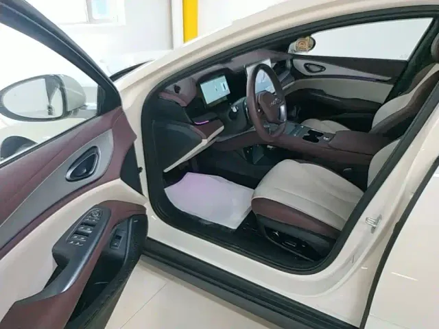 BYD Seal 07 DM-i — Фото автомобиля 15