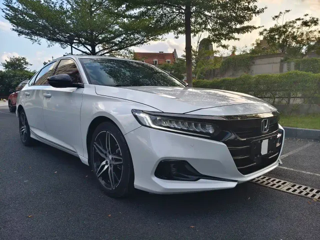 Honda Accord — Фото автомобиля 3
