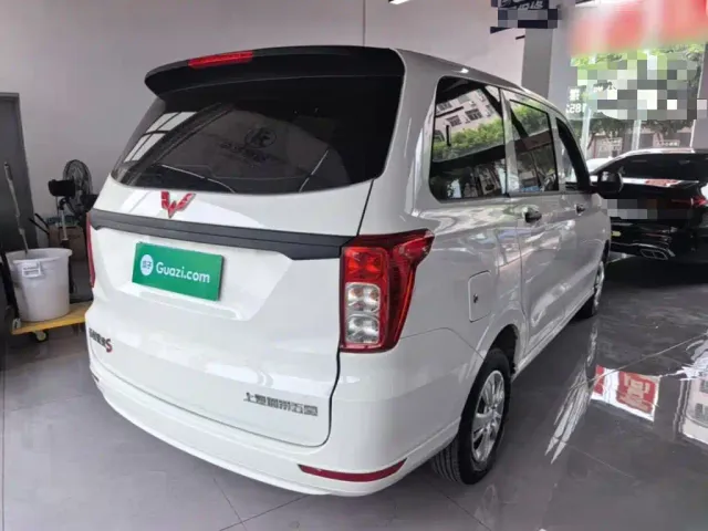 Wuling Hongguang — Фото автомобиля 6