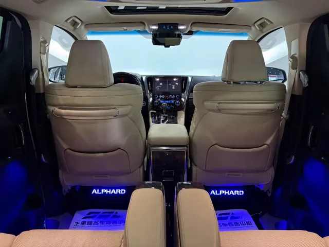 Toyota Alphard — Фото автомобиля 22