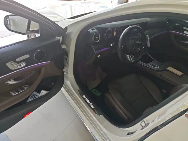 Mercedes-Benz E-Class — Фото автомобиля 15