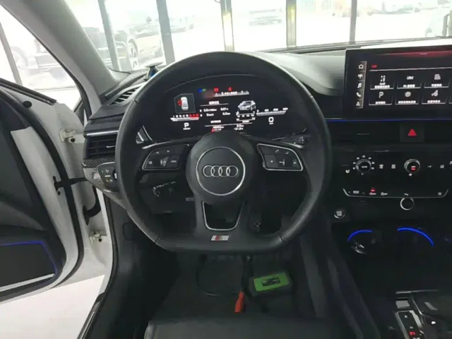 Audi A4L — Фото автомобиля 10