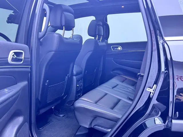 Jeep Grand Cherokee — Фото автомобиля 11