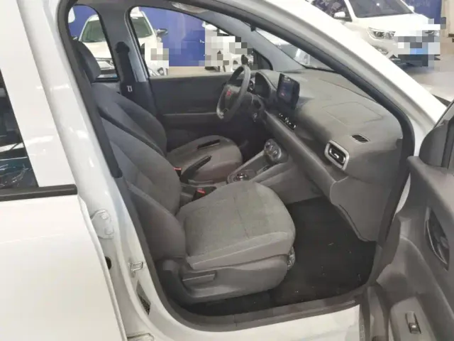 Wuling Hongguang — Фото автомобиля 24